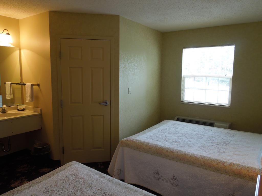 Ourguest Inn And Suites Catawba Island Port Clinton Rom bilde